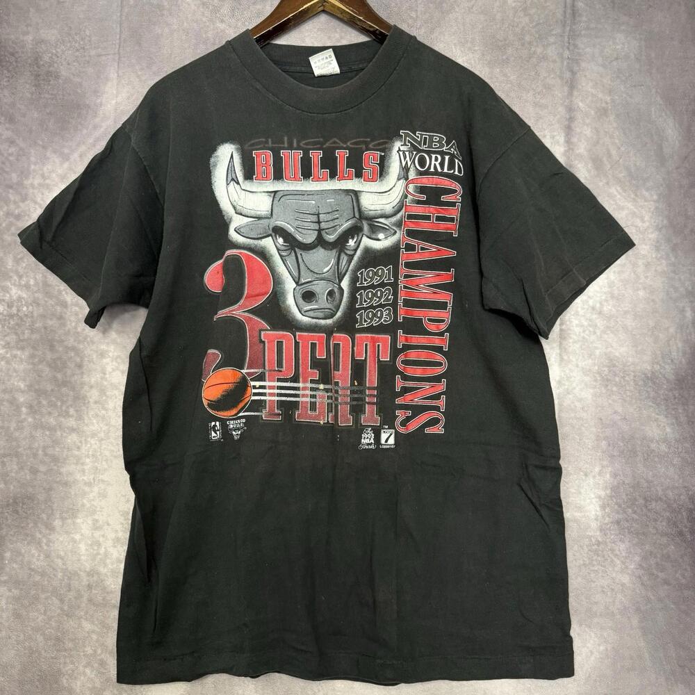 VTG Chicago Bulls 3-Peat Shirt Men's XL   Graphic Made In‎ USA Single Stitch